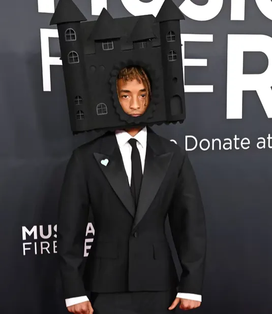  Jaden Smiths with Giant Castle on His Head