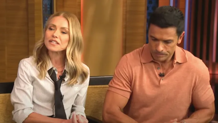 Kelly Ripa together with Mark Consuelos 